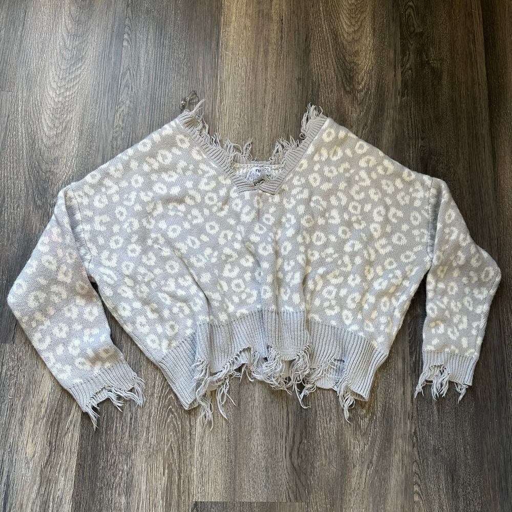 Rue21‎ Womens Grey Leopard Print Distressed Cropped V-Neck Sweater Size L